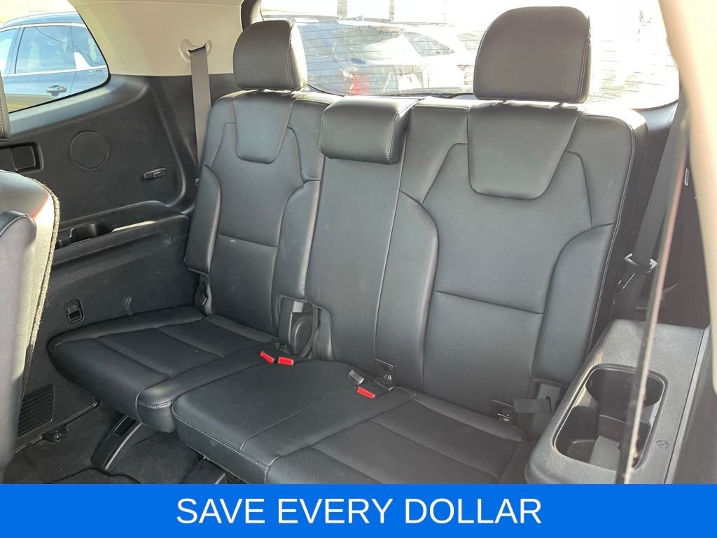 Used 2023 White Kia S image 18