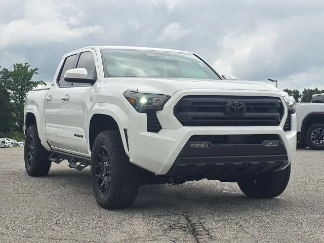 Used 2025 White Toyota SR5 image 7