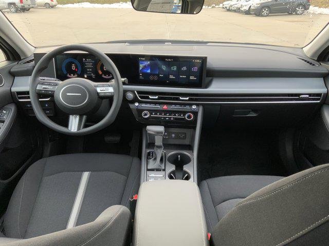 New 2026 Transmission Blue Hyundai SE image 5