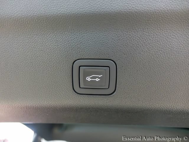 Used 2024 Summit White Chevrolet Premier image 25