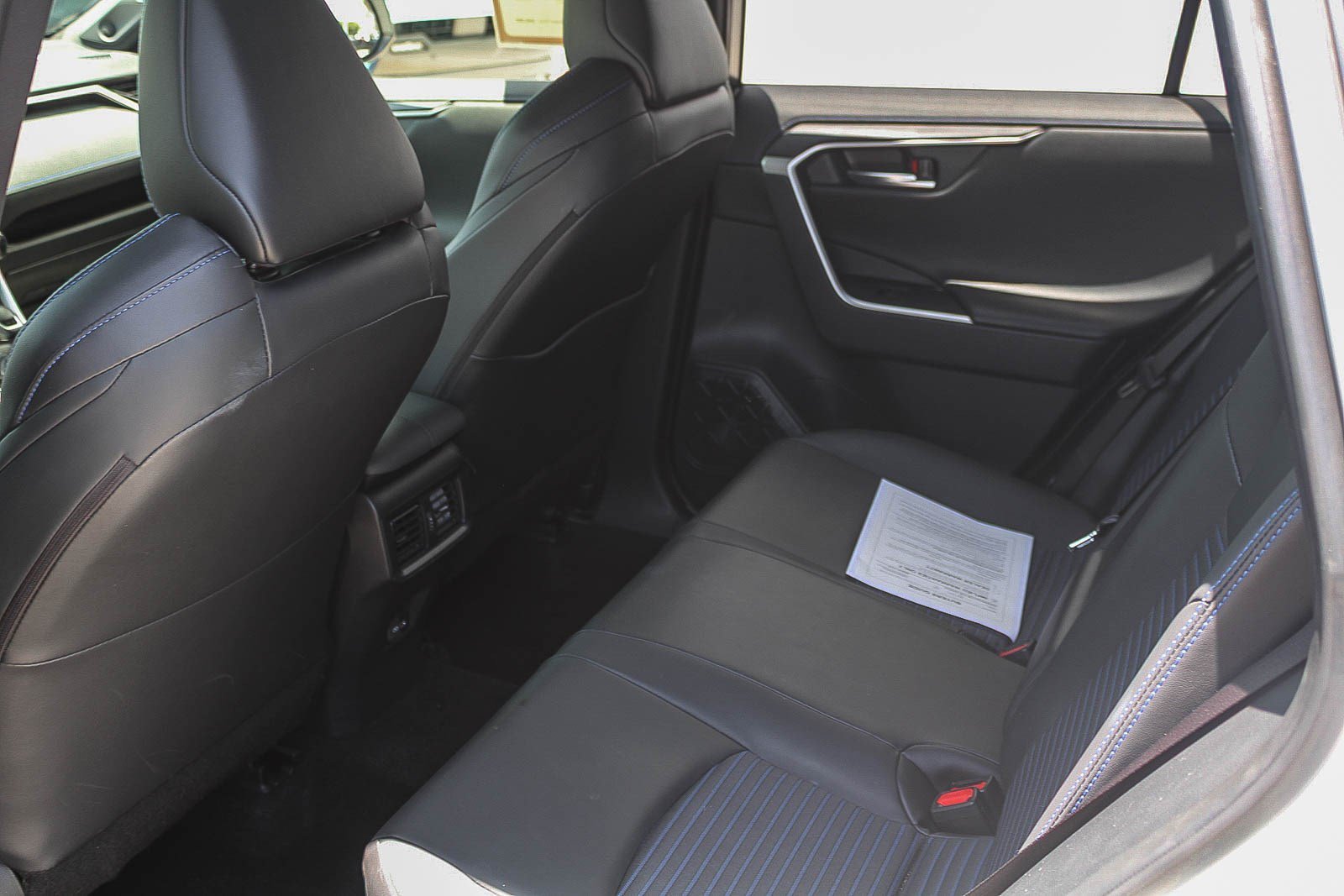 Certified Used 2025 Wind Chill Pearl/Black Toyota Hybrid XSE image 19