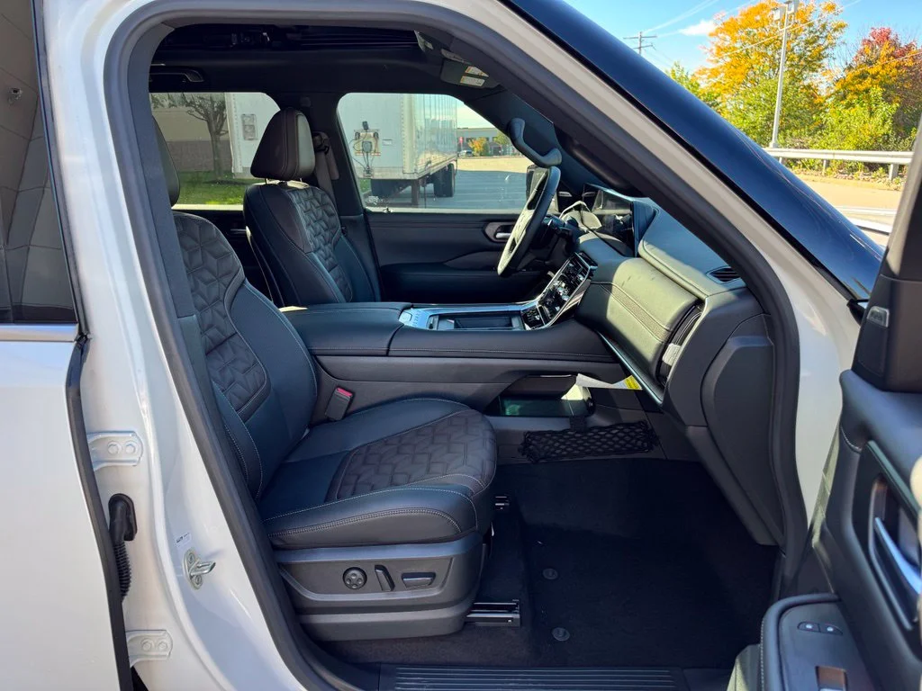 2026 Nissan Armada Platinum - Photo 14