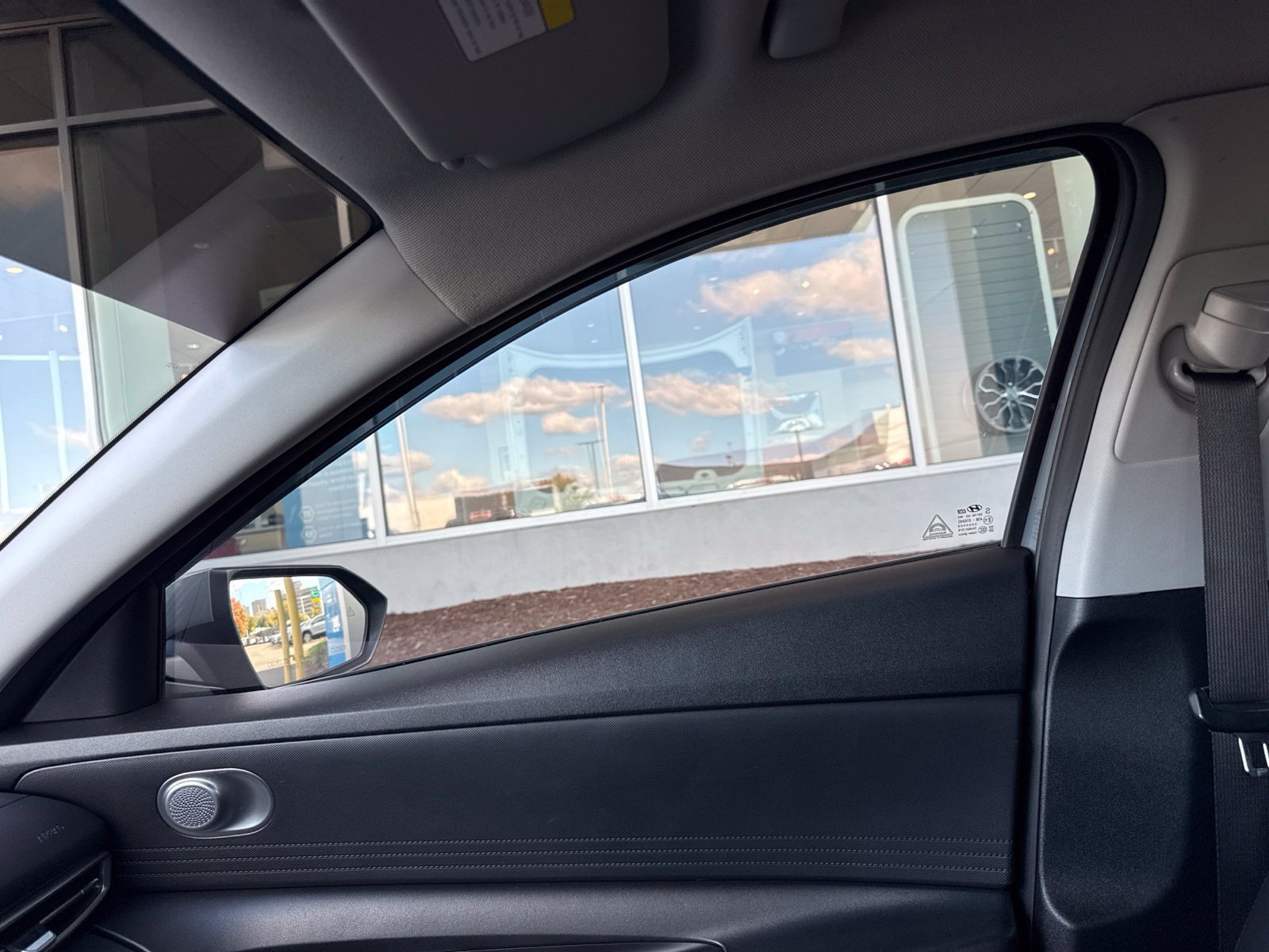 Used 2022  Hyundai SEL image 27