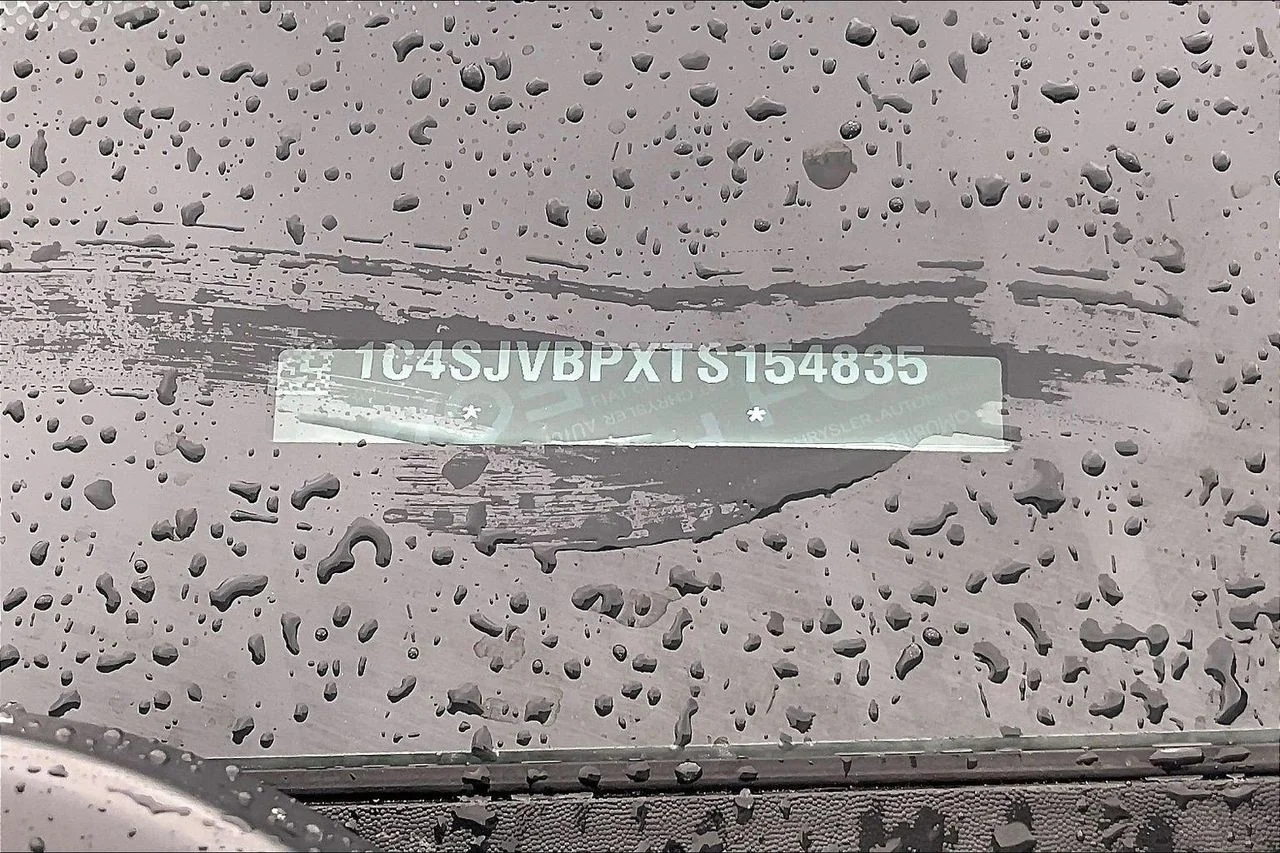 New 2026 Silver-Zynith Exterior Paint Jeep Limited Reserve image 40