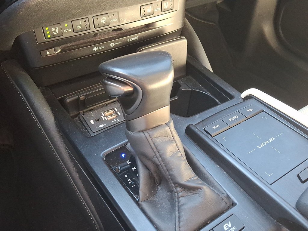 Used 2022 White Pearl Lexus 300h image 15
