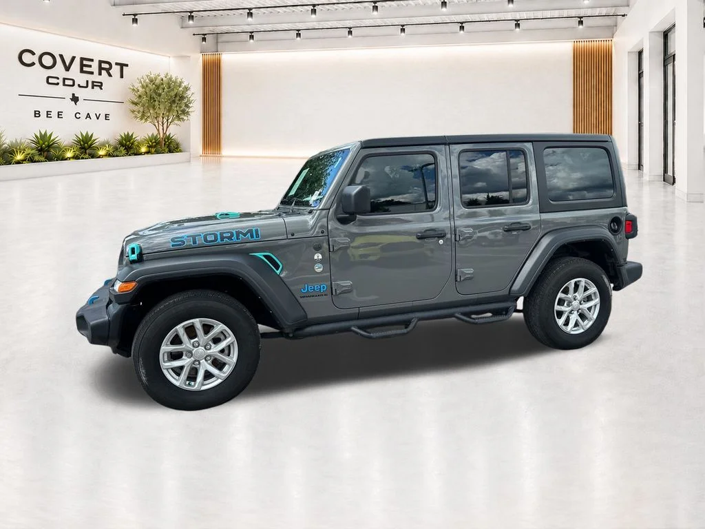 Used 2023 Gray Jeep Sport S image 5