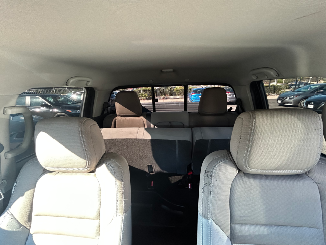 Used 2022 Gray Nissan SV image 33