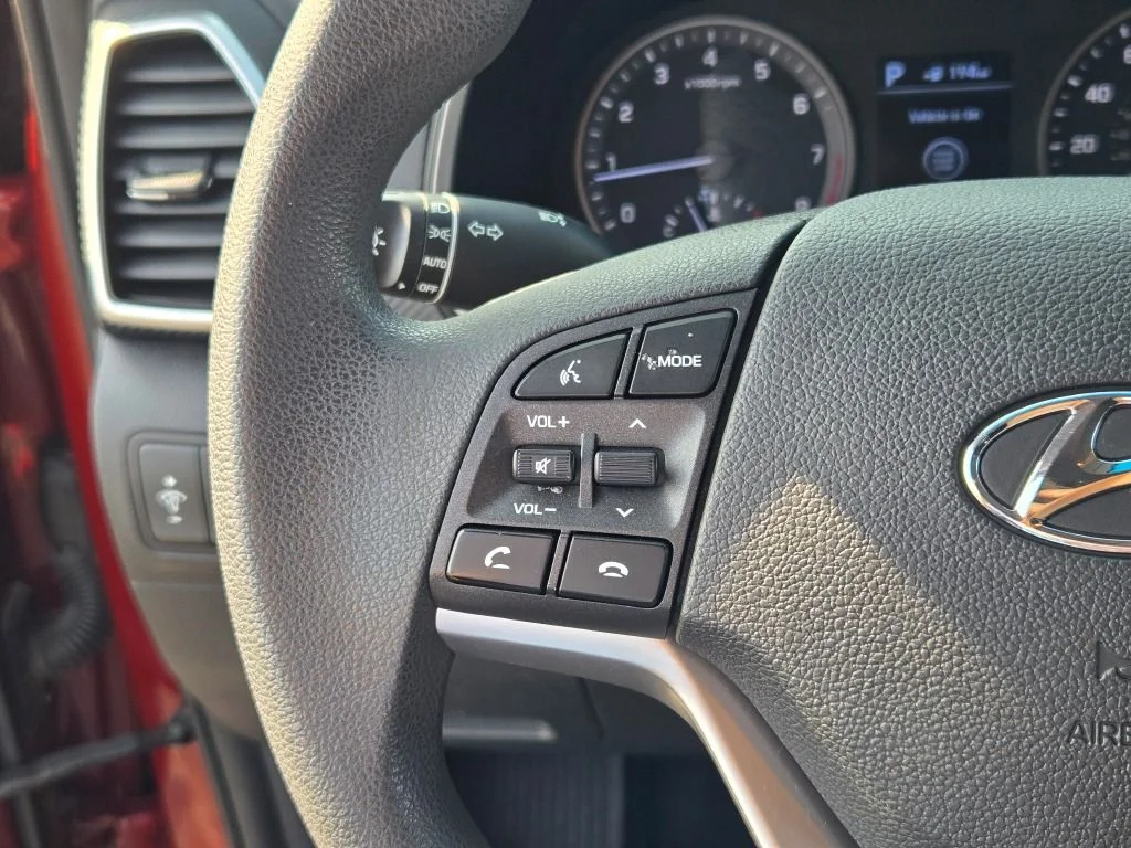Used 2019 Red Hyundai Value image 27
