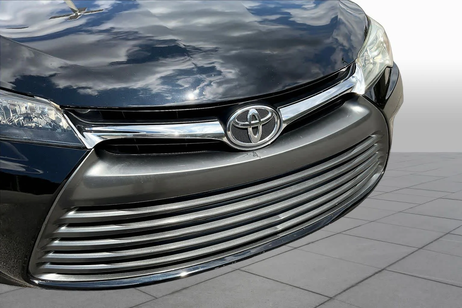 Used 2015 Attitude Black Toyota LE image 29