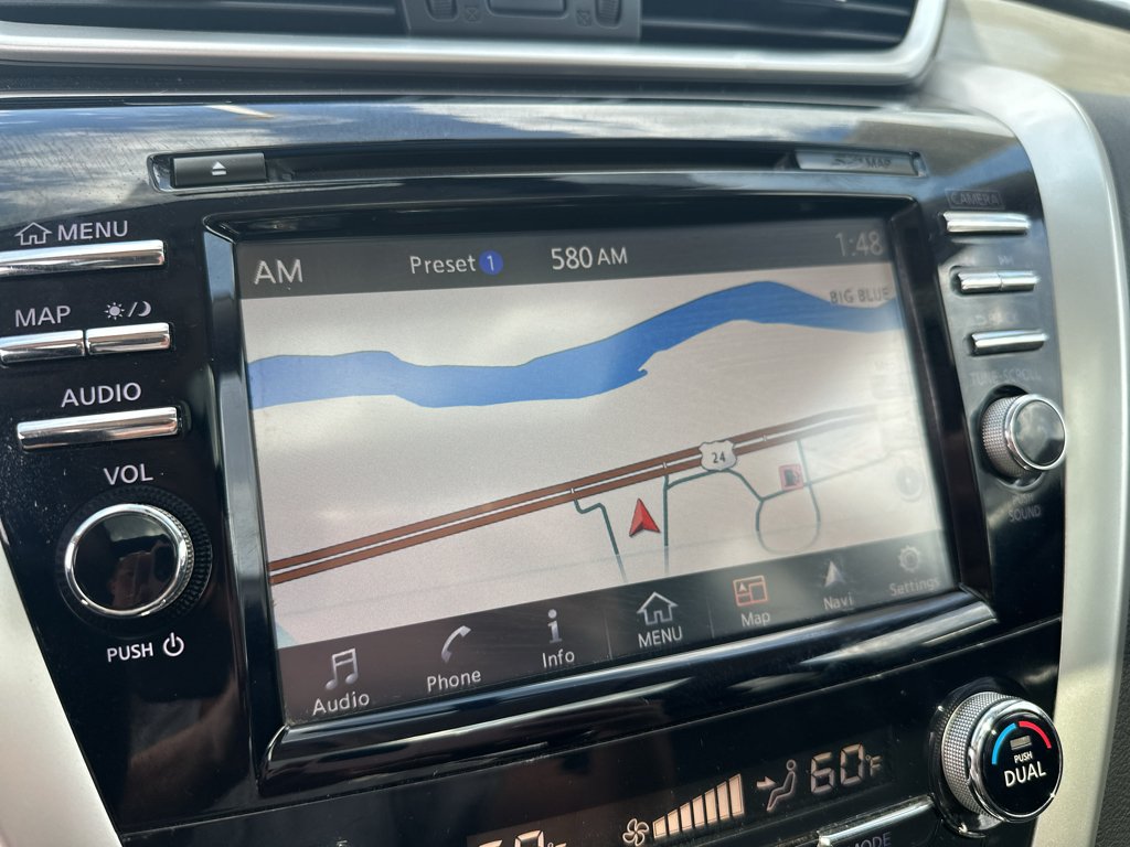 Used 2018 Pearl White Nissan SL image 23