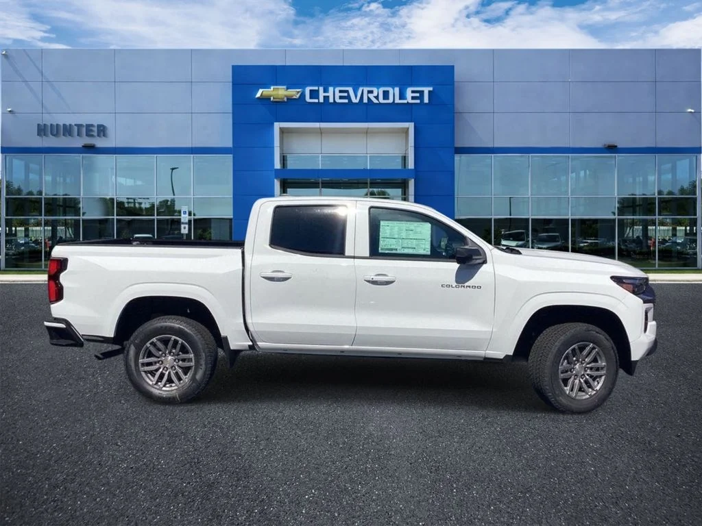 New 2026 Summit White Chevrolet LT image 6