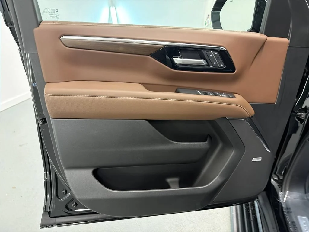 New 2026 Black Chevrolet High Country image 11