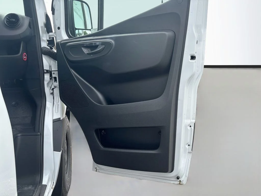 New 2026  Mercedes-Benz Cargo 144 WB image 22