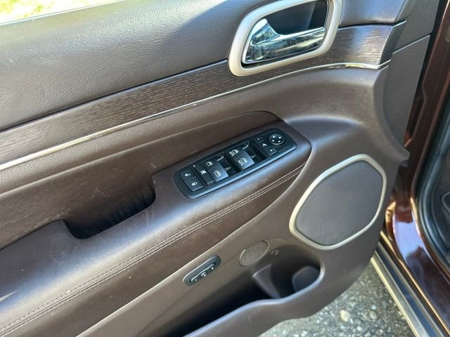 Used 2014 Deep Auburn Pearlcoat Jeep Summit image 11