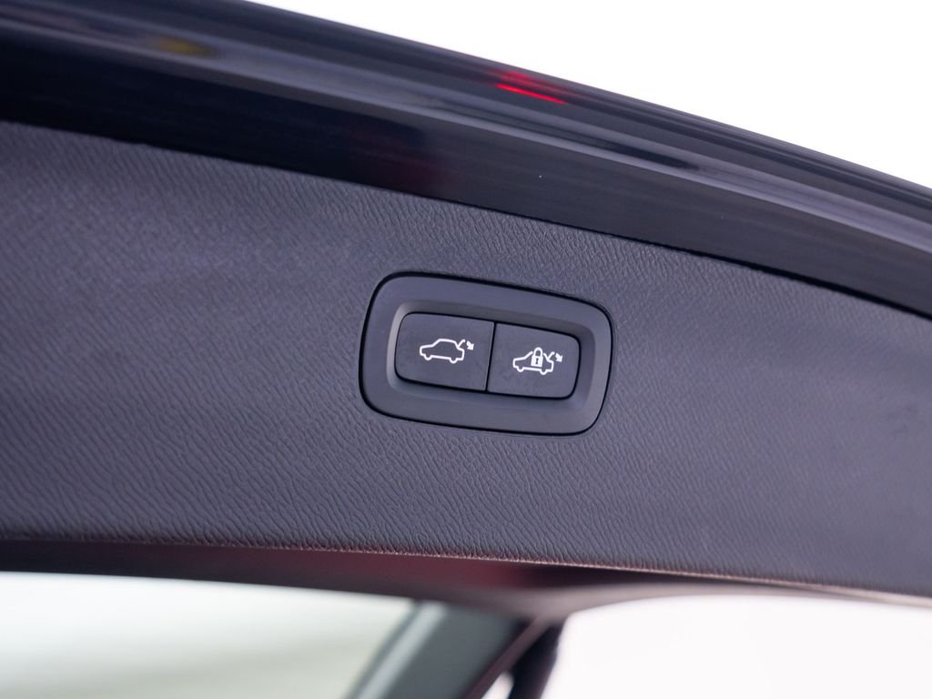 Used 2024 Onyx Black Metallic Volvo Ultimate image 36