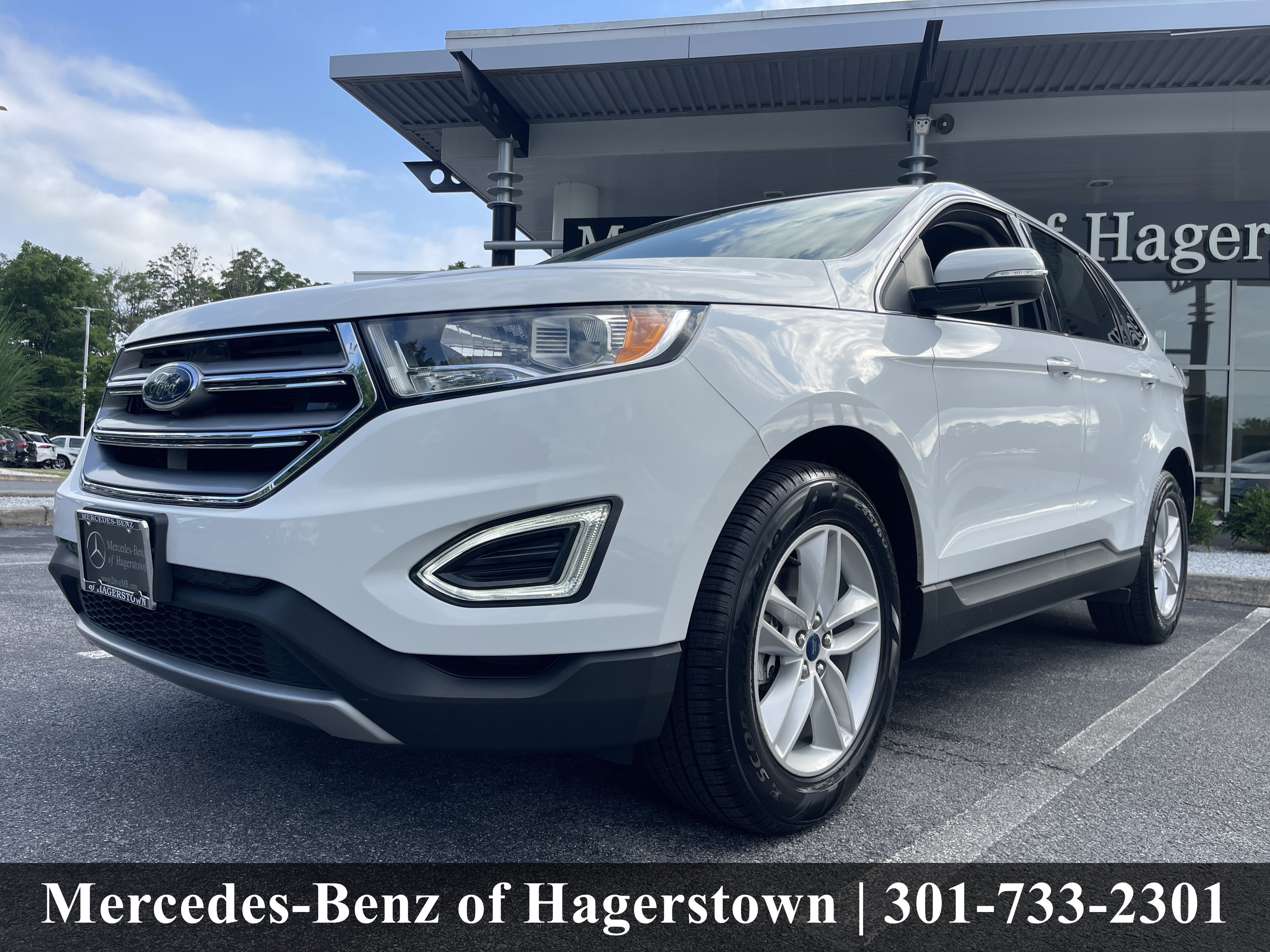 Used 2018 Oxford White Ford SEL FWD image 3