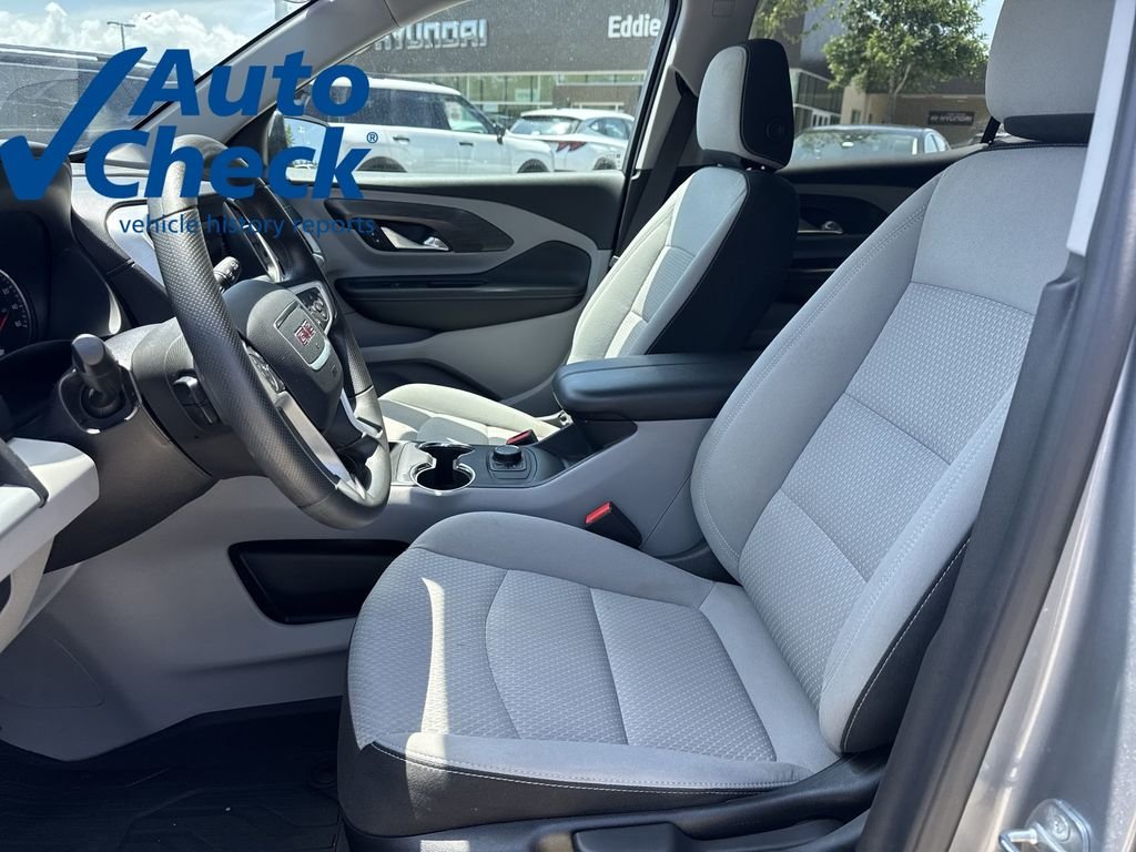 Used 2023 Sterling Metallic GMC SLE image 13