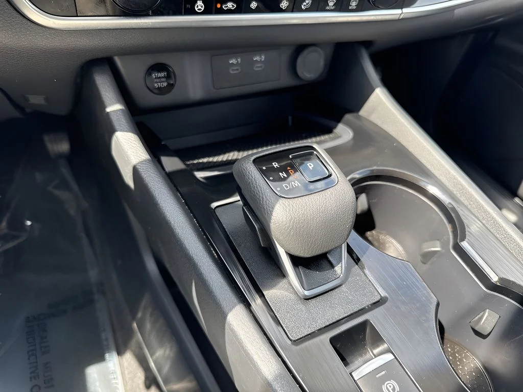 Used 2024 White Nissan SV image 17