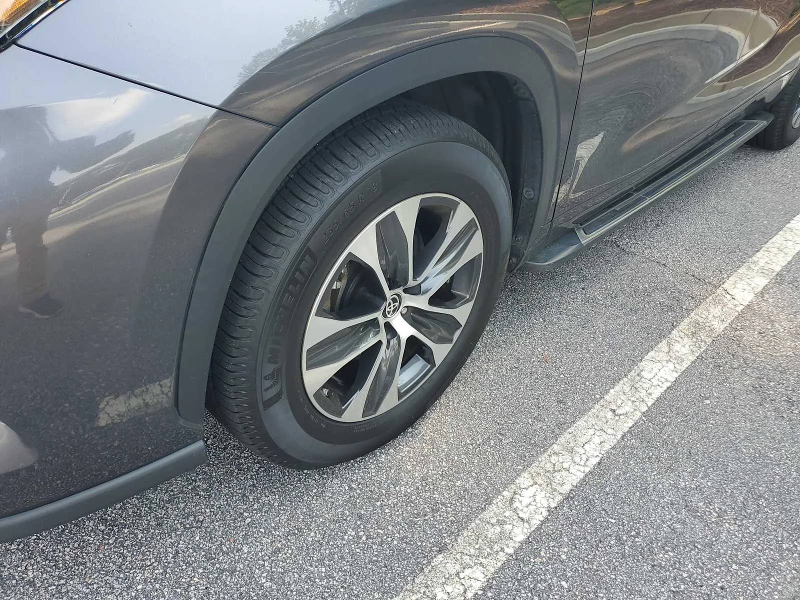Used 2021 Magnetic Gray Metallic Toyota XLE image 6