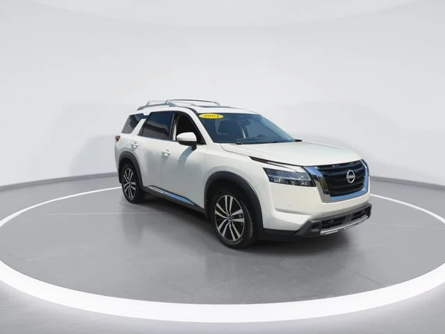 Used 2024 White Nissan Platinum image 2