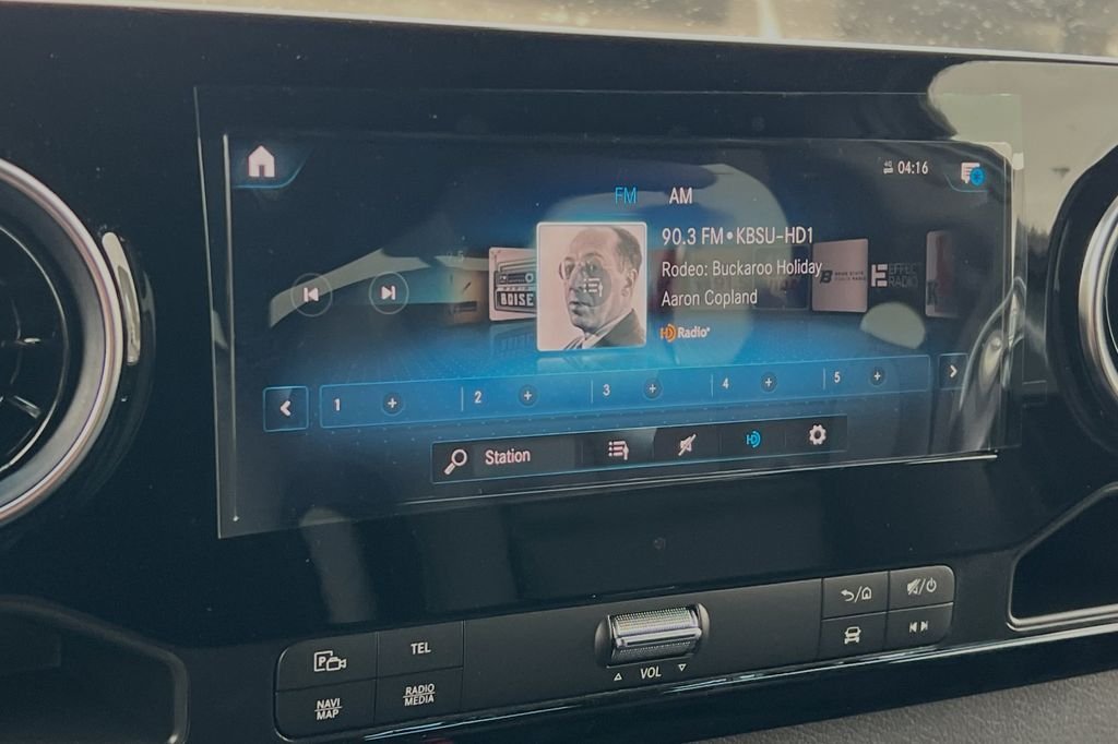 Used 2024  Mercedes-Benz Cargo 170 WB image 17