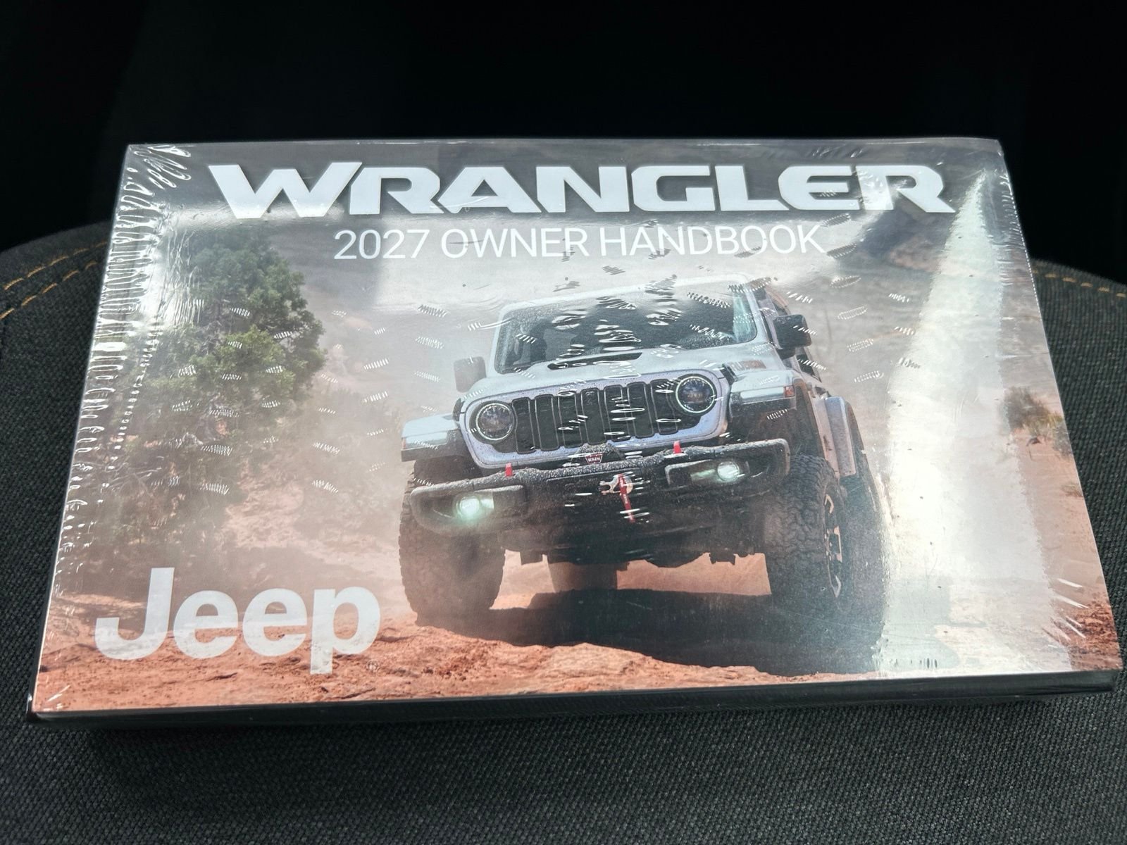 New 2027 Granite Crystal Metallic Clearcoat Jeep Sport S image 19