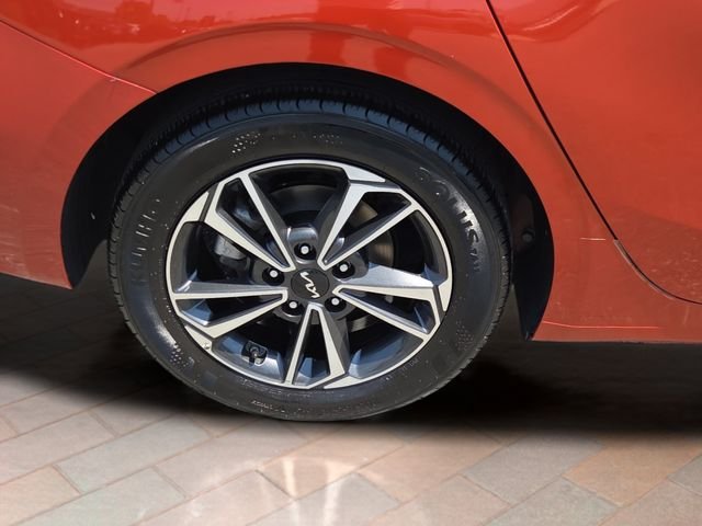 Certified Used 2024 Red Kia LXS image 5