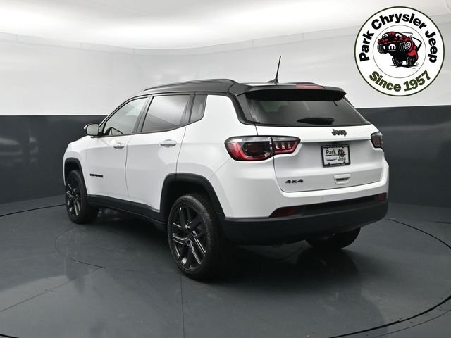 New 2026 Bright White Clear-Coat Exterior Paint Jeep Limited image 4