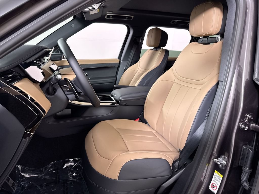 New 2026 Charente Grey Land Rover Dynamic SE image 11