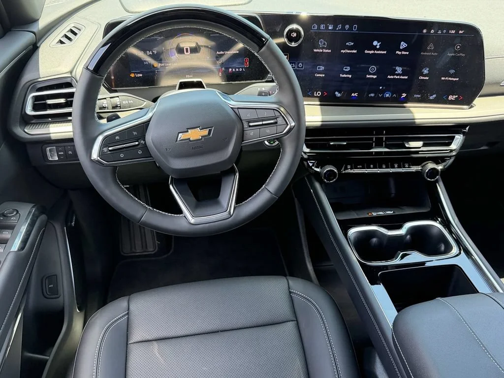 New 2026 Mosaic Black Metallic Chevrolet LT image 9