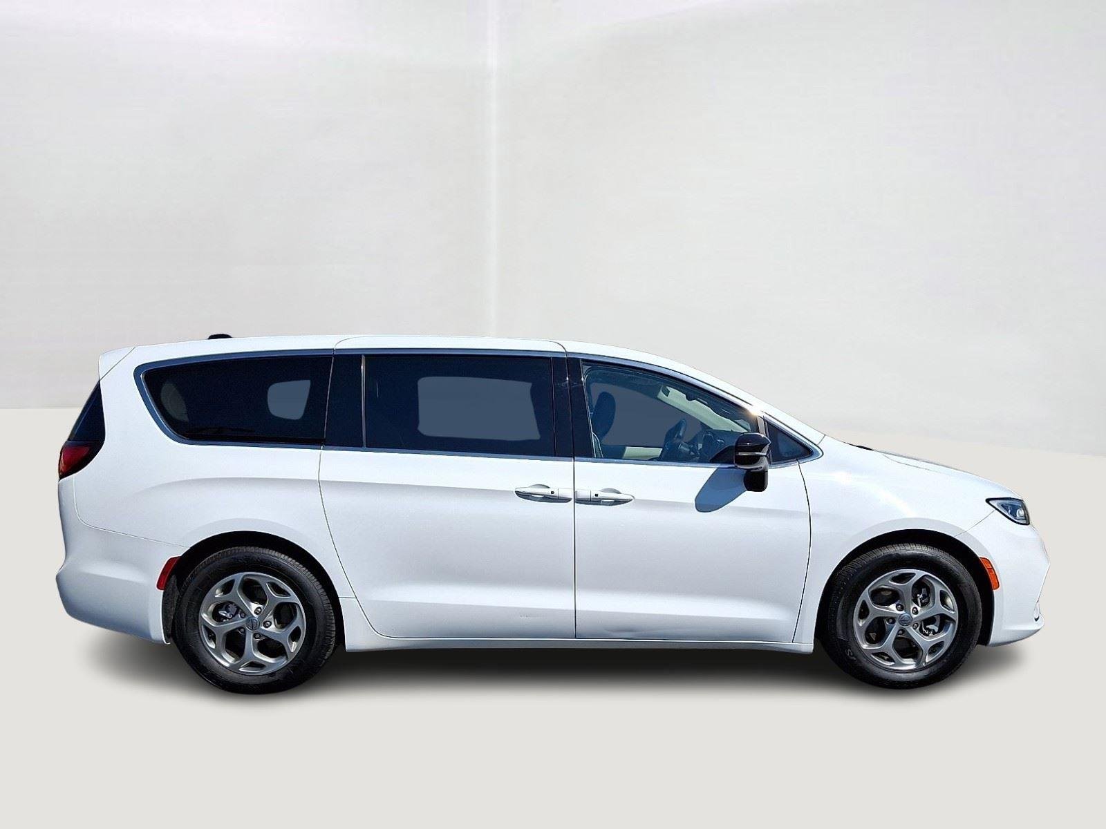 Certified Used 2024 Bright White Clearcoat Chrysler Limited image 8