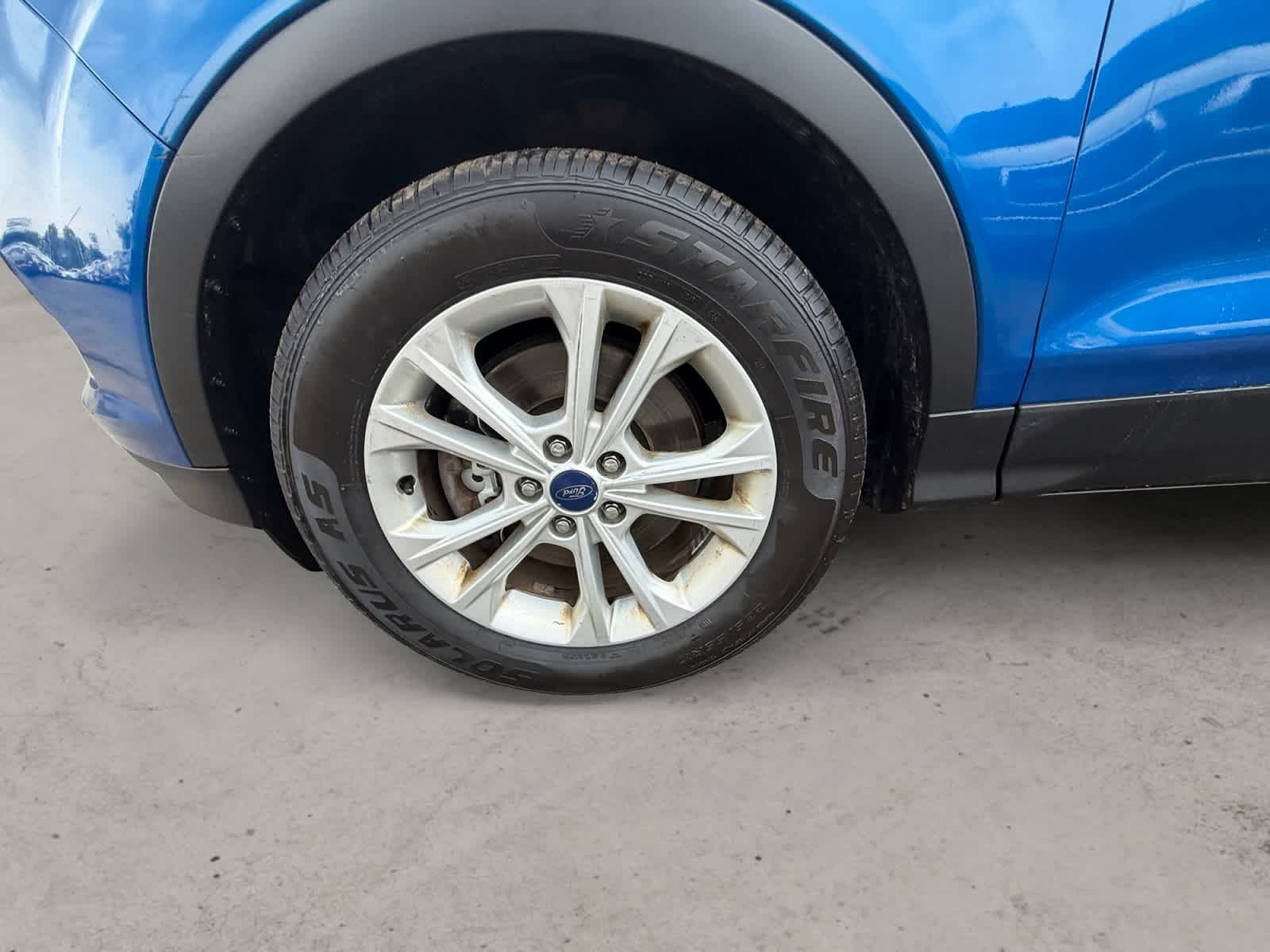 Used 2017 Lightning Blue Ford SE image 12