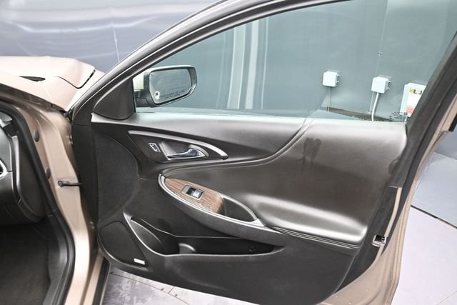 Used 2024 Mineral Gray Metallic Chevrolet LT image 22