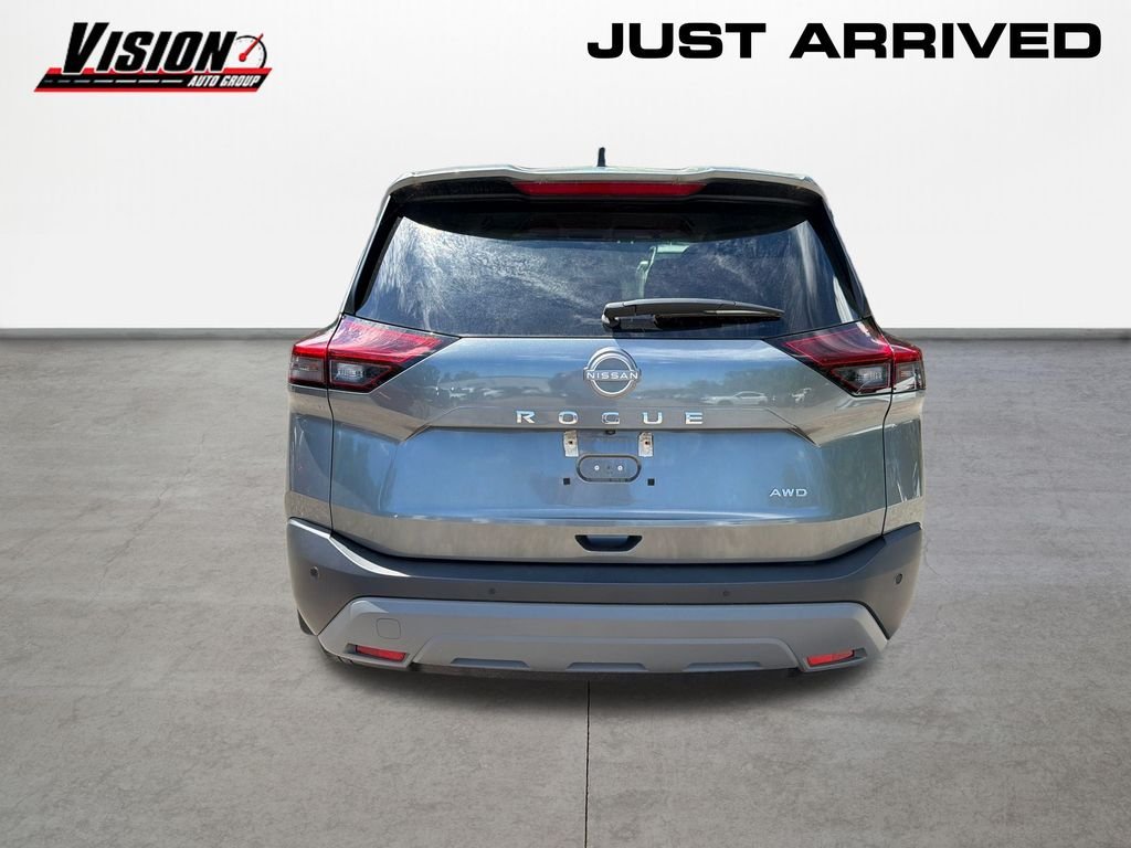 Used 2023 Gray Nissan S image 6