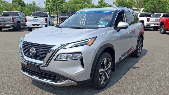 Used 2021 Silver Nissan Platinum image 5
