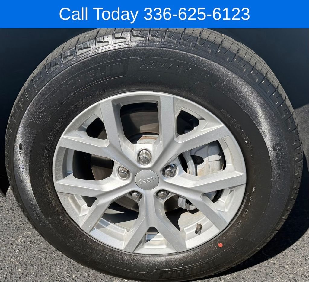 Used 2023 White Jeep Limited image 10