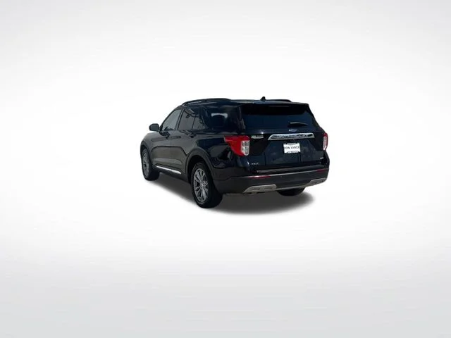 Used 2020 Black Ford XLT image 3