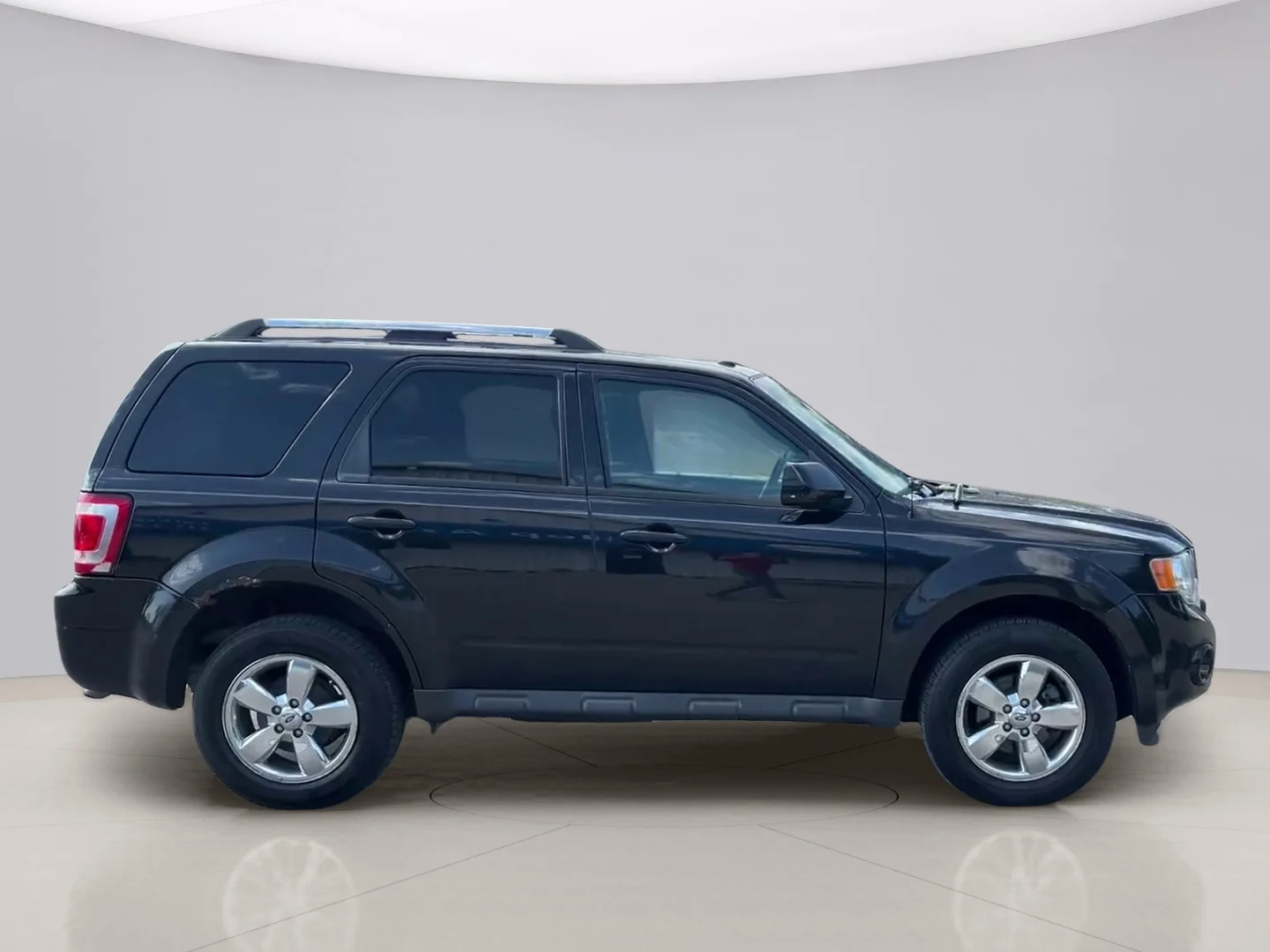 Used 2011 Black Ford LIMITED image 7