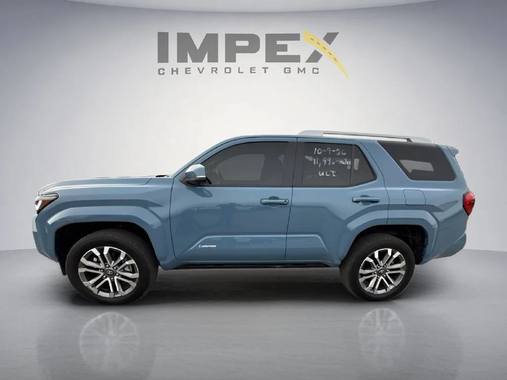 Used 2025  Toyota SR5 image 2