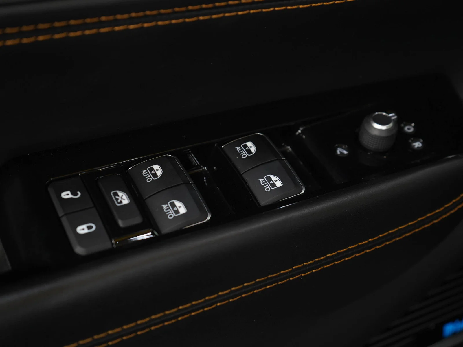 Used 2023 Diamond Black Crystal Pearlcoat Jeep Series III image 24