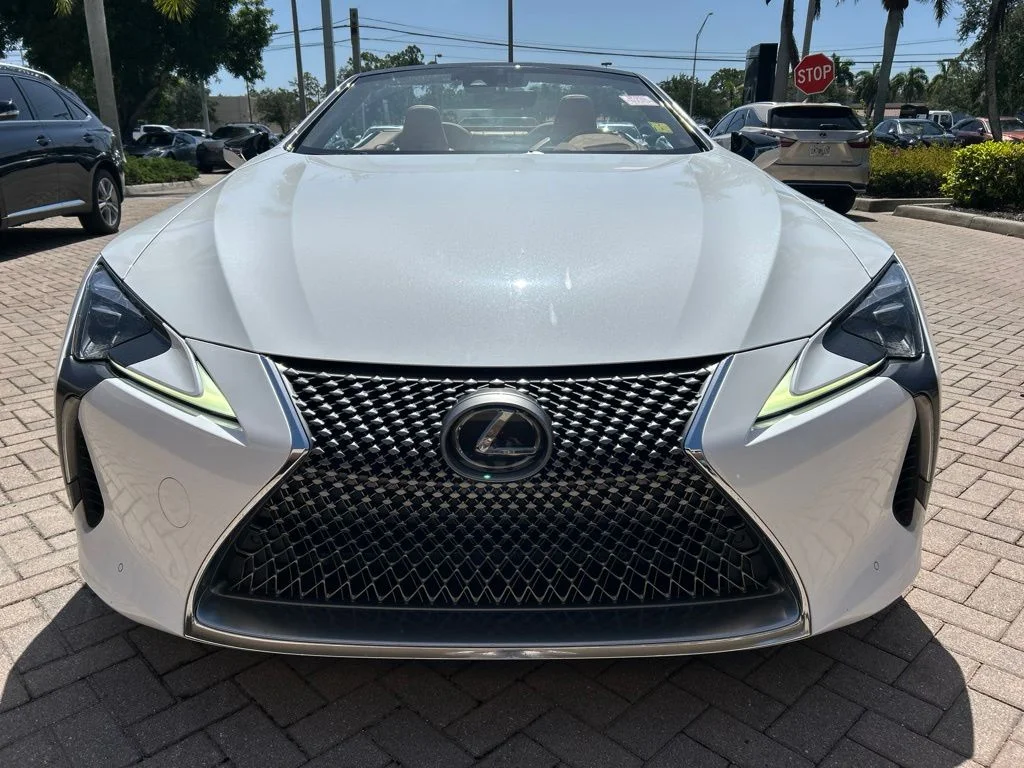 Used 2021 White Lexus 500 image 8