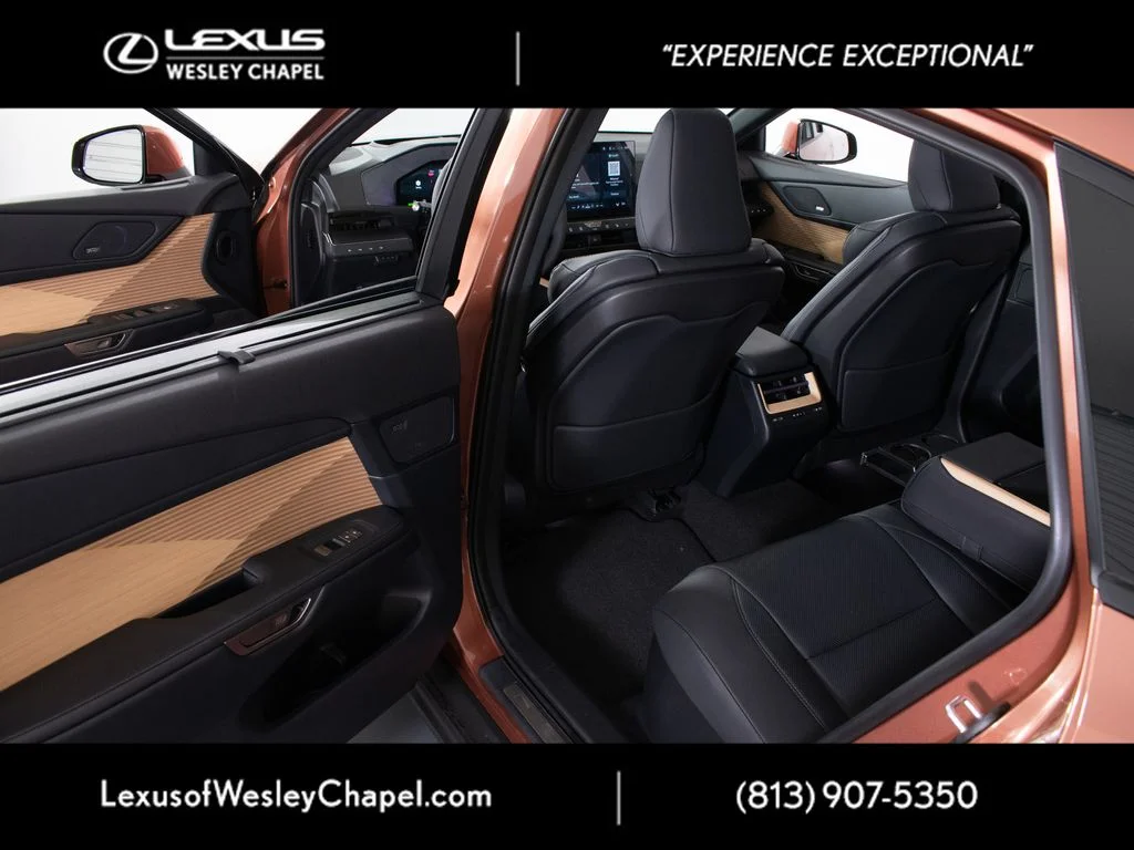 2026 Lexus ES BEV 350e Luxury - Photo 17