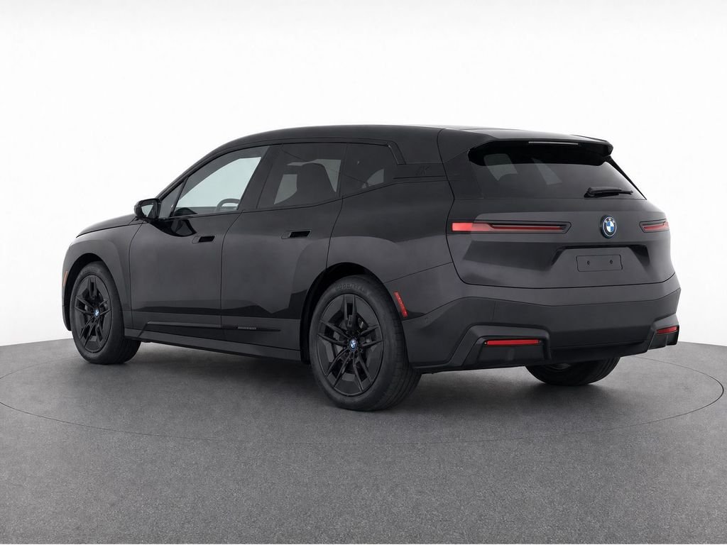 Certified Used 2023 Black Sapphire Metallic BMW xDrive50 image 5