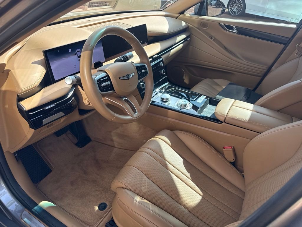 Used 2025 Silver Genesis 2.5T image 5