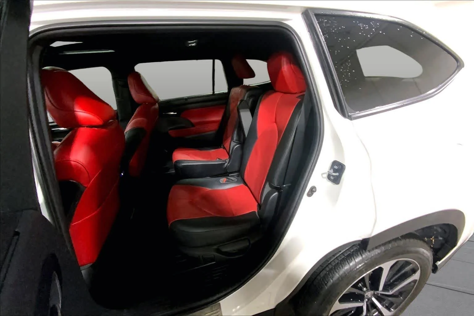 Used 2021 Blizzard Pearl Toyota XSE image 21