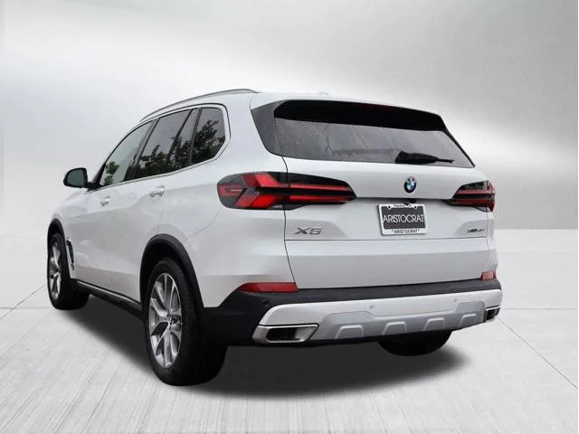 New 2026 Mineral White Metallic BMW xDrive40i image 6