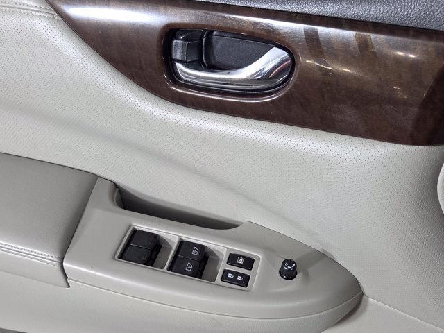 Used 2014 Gray Nissan 3.5 SV image 28