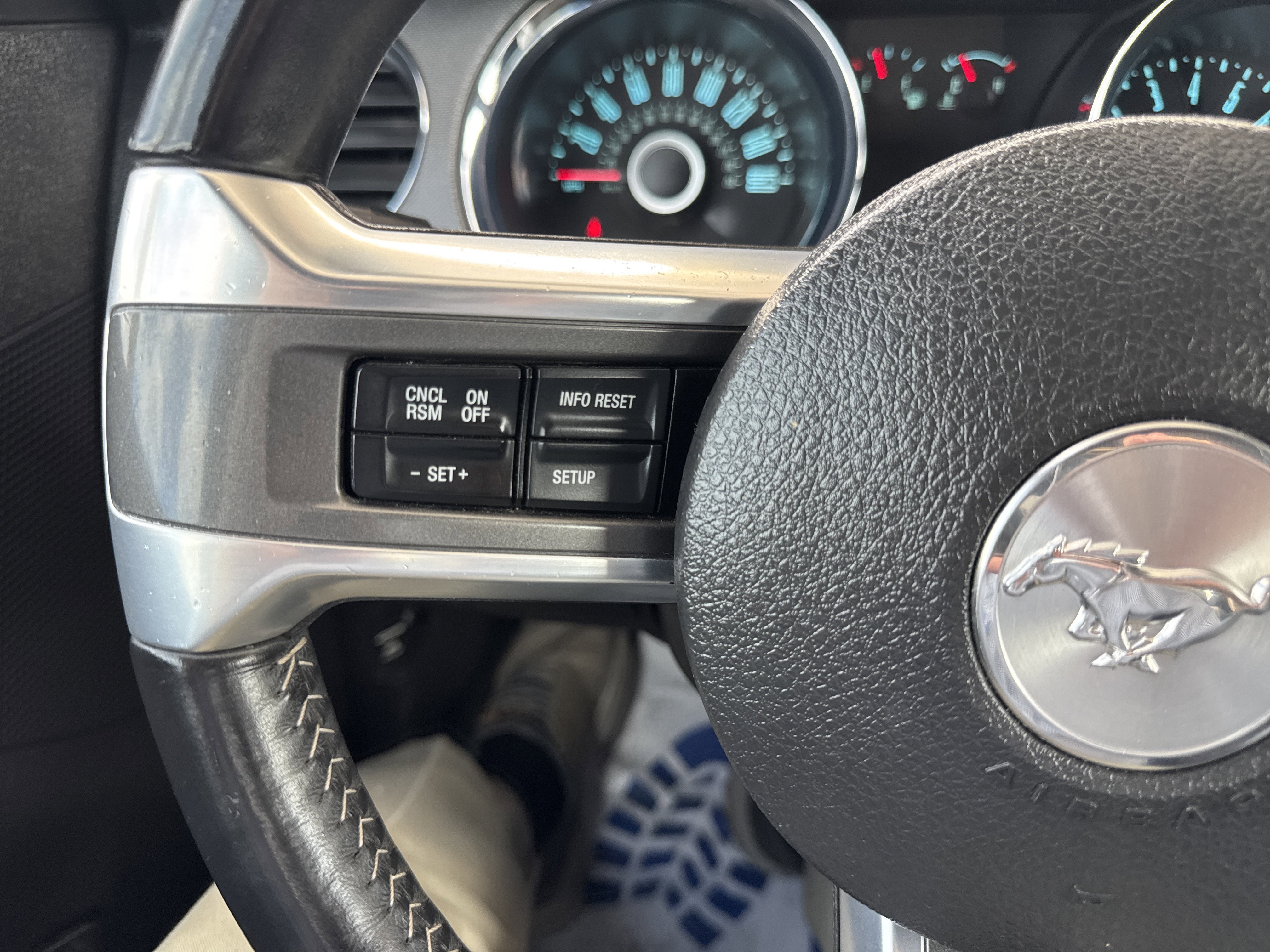Used 2014 White FORD V6 image 23