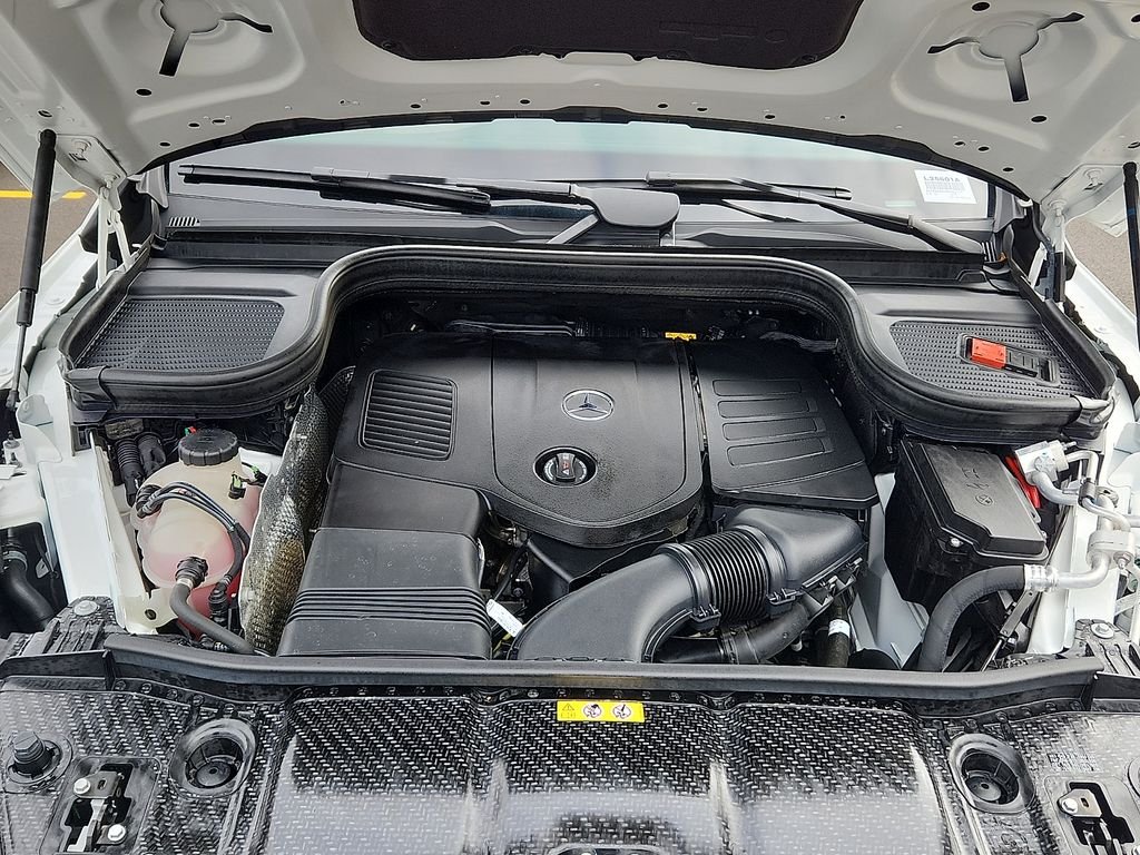 Used 2025 Polar White Mercedes-Benz GLE 450e image 28