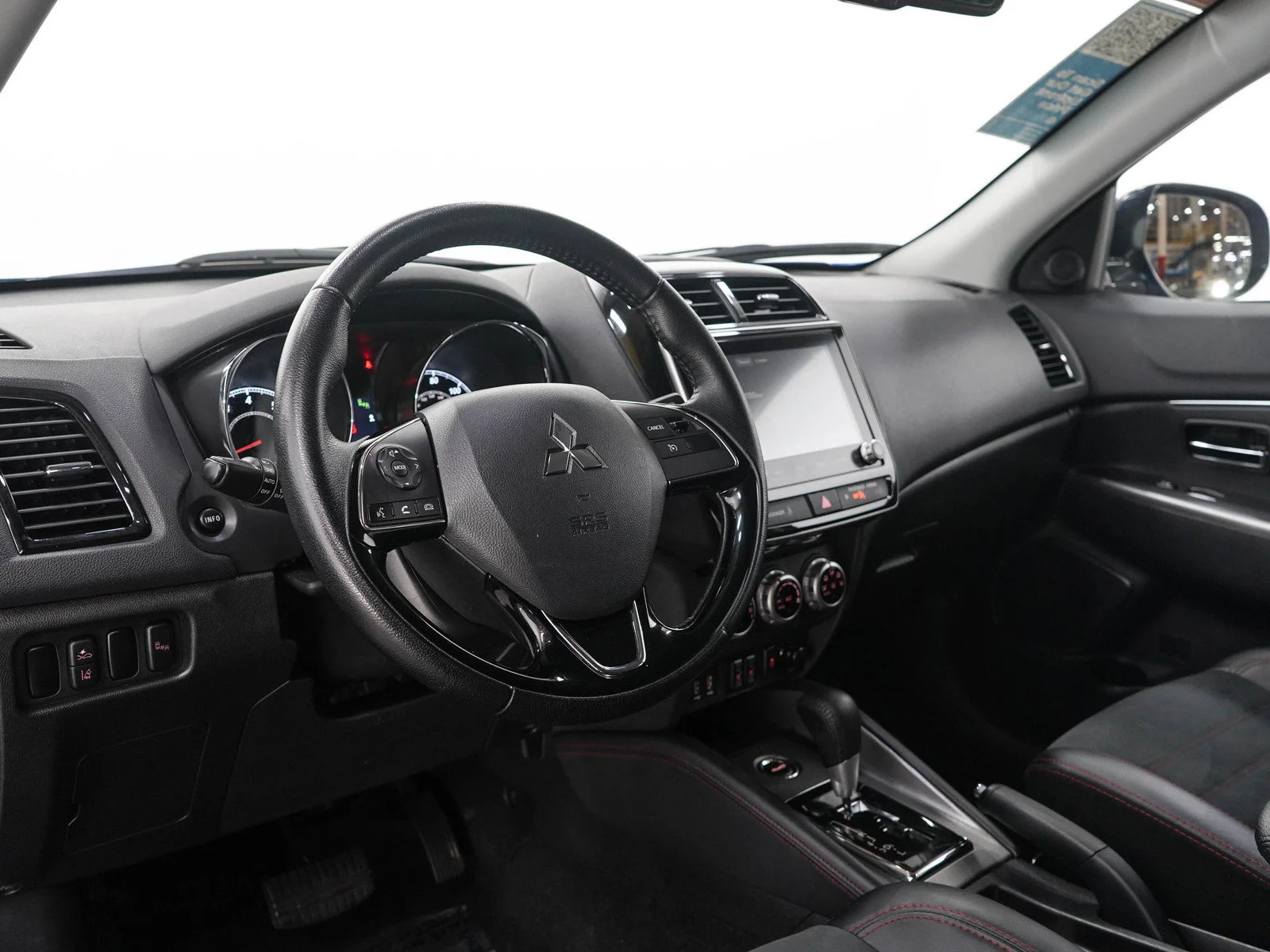 Used 2024 Blue Mitsubishi SE image 22
